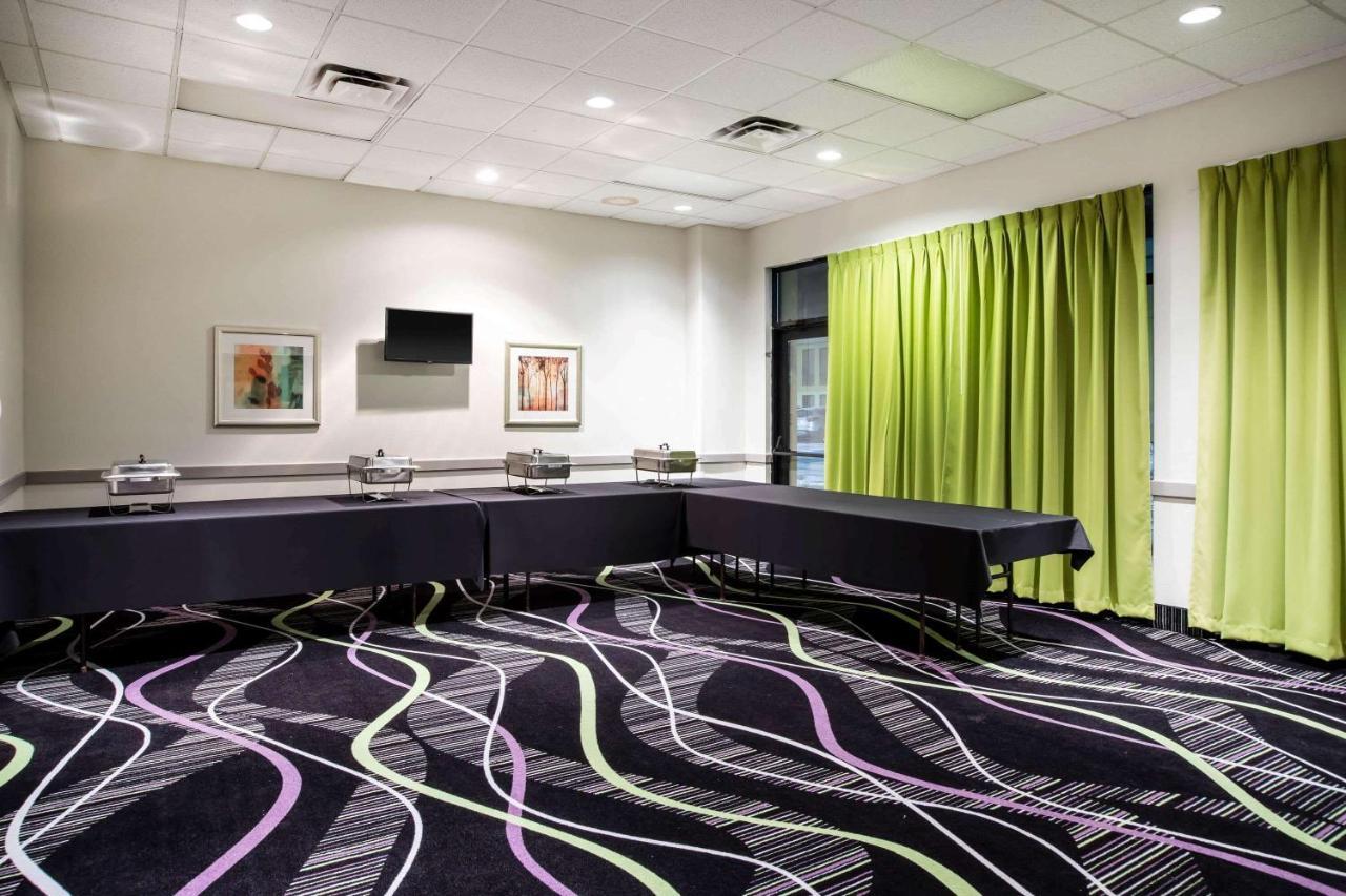 La Quinta Inn By Wyndham Davenport & Conference Center Eksteriør bilde